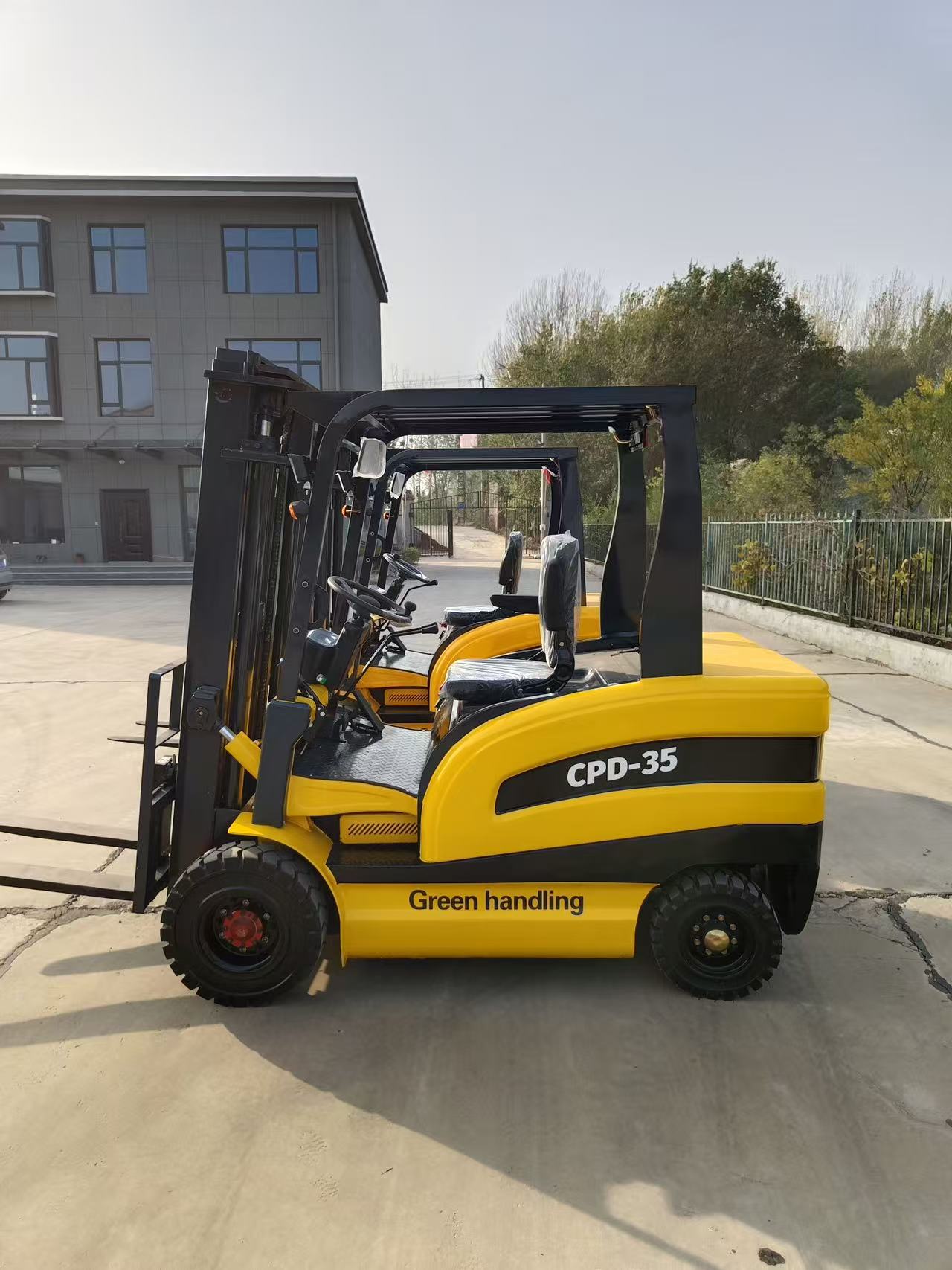 Chariot élévateur à palettes é - Hydraulic Car Lift avis et prix